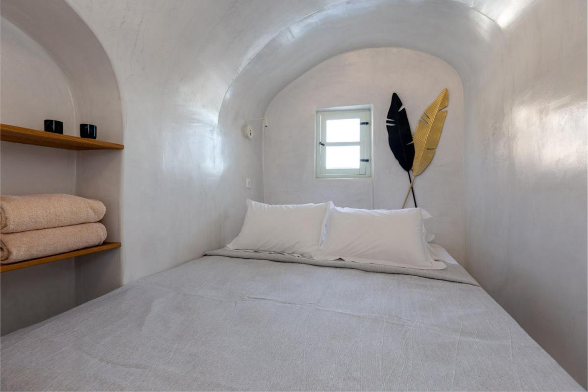 Exi Castle Suites Emporio  Exteriör bild